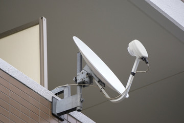 衛星アンテナ © xiaosan