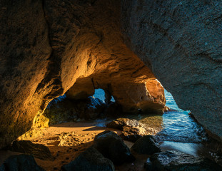 Impressionen aus Tropea - Tuffsteinhöhlen am Stand