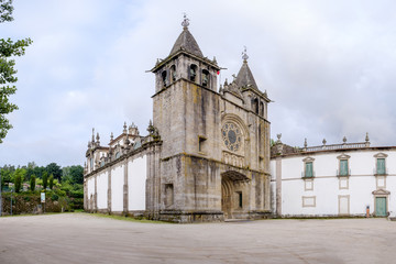 Fototapeta na wymiar Mosteiro de Pombeiro