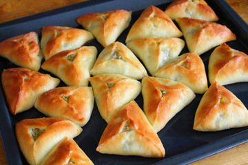 Echpochmak is a Bashkir and Tatar national dish, a baked product made of yeast, less often unleavened dough, stuffed with potatoes, meat. Patties.