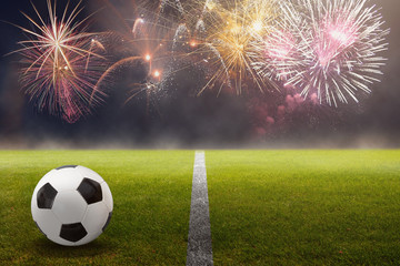 Fußball im Stadion nach Spielende vor einem Feuerwerk © OFC Pictures