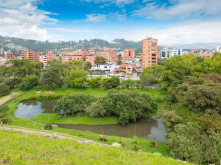 Fototapeta na wymiar panorama of Cuenca from the Pumapungo park