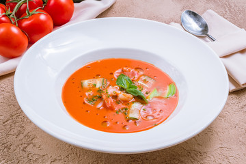 Tomato salad with shrimp