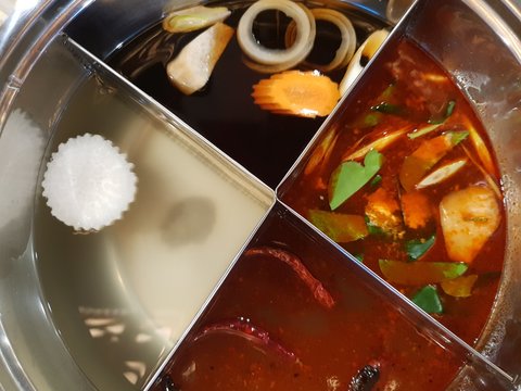 Thai Hotpot Shabu ,four Style Of Shabu Soup Tom Yum ,pork ,shoyu And Sichuan Pepper Soup.