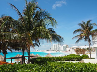 Fototapeta na wymiar the beach in Cancun