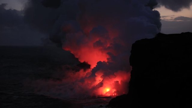 Hawaii, Bigisland, volcanic park Kilauea, volcano erruption and red hot lavaflow 