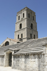 Fototapeta na wymiar Cathedral Sainte Trophime in Arles France