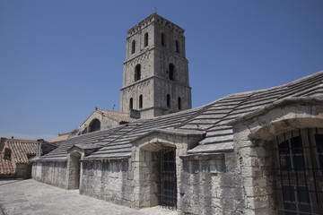 Fototapeta na wymiar Cathedral Sainte Trophime in Arles France