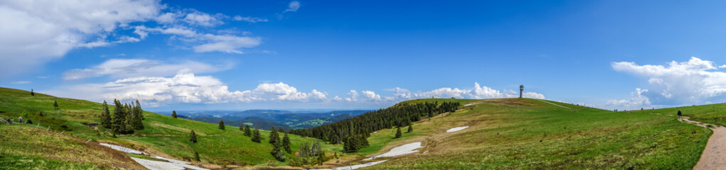 Fototapeta na wymiar Bergpanorama im Schwarzwald