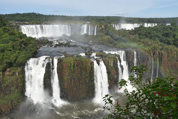 Panorama sur les chutes d'Iguazu en Argentine