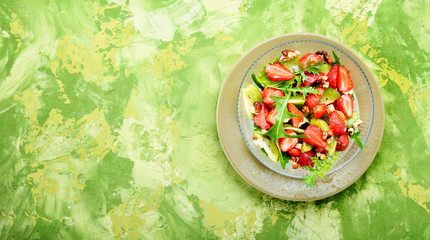 salad with strawberry