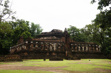 View landscape Wat Chang Rop or Wat Chang Rob in ancient building and ruins city of Kamphaeng Phet Historical Park