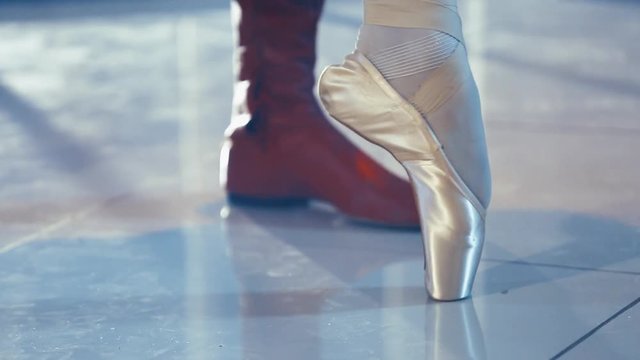 Classical Russian ballet. Blows the dancers. 05