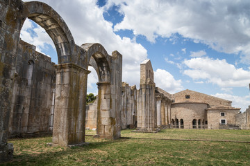 Rovine dell'Incompiuta di Venosa Complesso della SS Trinità (Potenza)