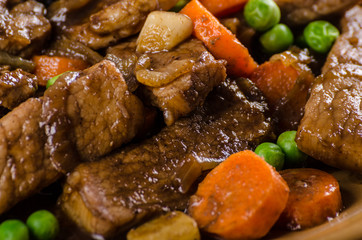 Pork medallions with vegetable and soy garlic sauce