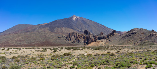 Teide peak and Roques de Garcia viewed from Llano de Ucanca