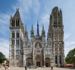 Fototapeta premium Rouen Cathedral fascia being prepared for some renovation, Rouen, Normandy