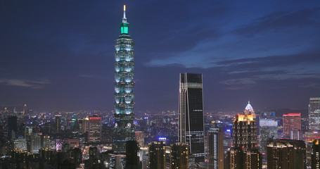 Fototapeta na wymiar Taipei at night