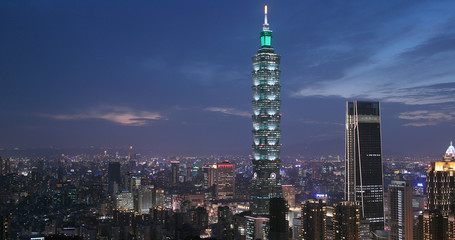 Fototapeta premium Taipei city at night