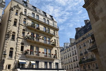 Fototapeta na wymiar Porte Saint-Denis à Paris, France