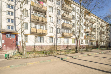 Facade and courtyard of a residential building in Moscow
