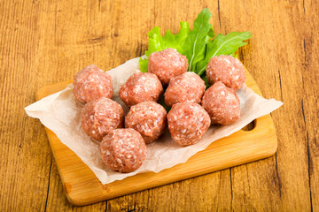 Raw meat balls