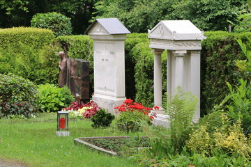 At the Cemetery, am Friedhof, alte Familiengräber