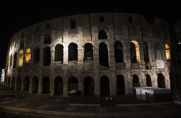 Naklejka premium Colosseum in Rome on a beautiful night, Italy