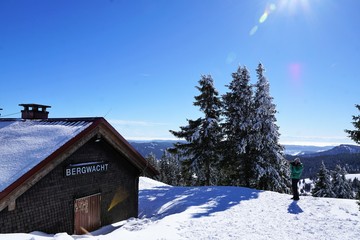 Bergwacht Rettung auf dem Feldberg im Schwarzwald in Deutschland 