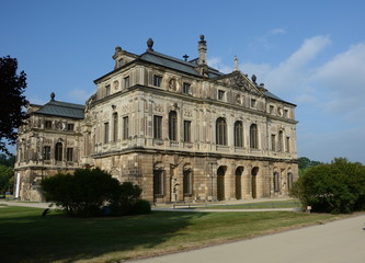 Fototapeta na wymiar Sommerpalais im Großen Garten Dresden