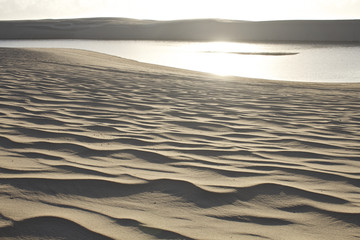 【ブラジルの観光地】レンソイス・マラニャンセス国立公園の朝焼け