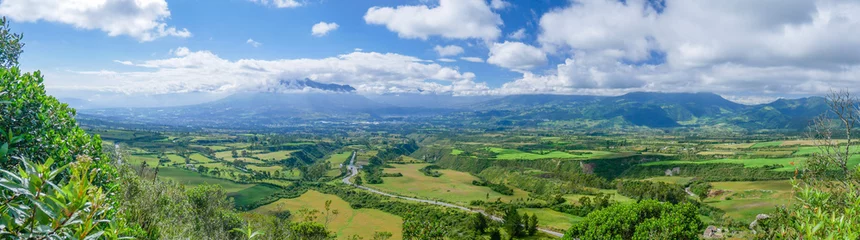 Fotobehang Panorama van de Cotacachi-vulkaan in Ecuador, Zuid-Amerika © Alexi Tauzin