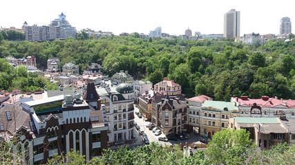 Fototapeta na wymiar View of Kiev from above . Vozdvizhenka district