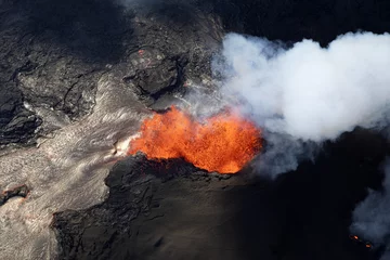 Foto op Aluminium Aerial view of the eruption of the volcano Kilauea on Hawaii, in the picture Fissure 8, May 2018 © Fredy Thürig