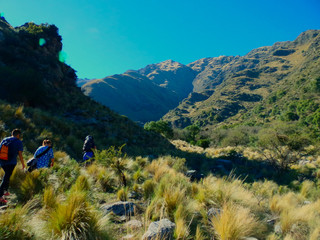 Vistas panorámicas de la caminata al Salto del Tabaquillo, Merlo, San Luis, Argentina