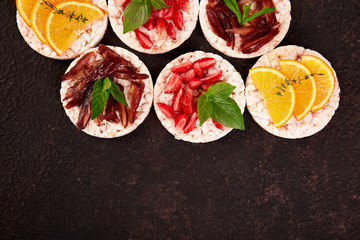Snack with rice crispbread and fresh fruits