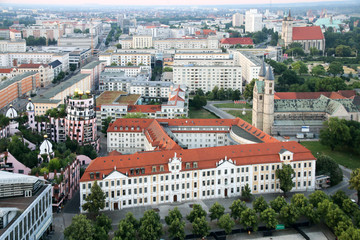 Blick vom Dom auf den Landtag in Magdeburg