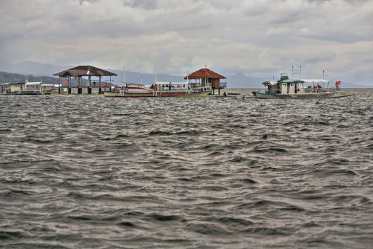 Filipino bankga pump-boats docked at Manjuyod White Sand Bar. Negros Oriental-Philippines.0543