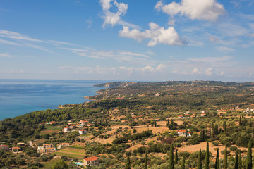 Fototapeta premium widok na wyspę Kefalonia z górami i morzem Jońskim. Grecja.