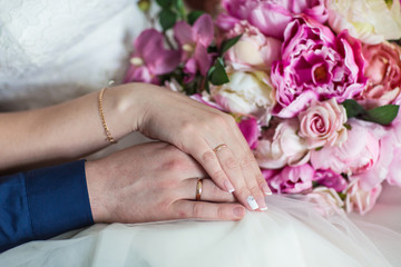 Obraz na płótnie Canvas wedding, hands, rings