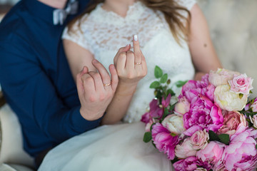 Obraz na płótnie Canvas wedding, hands, rings