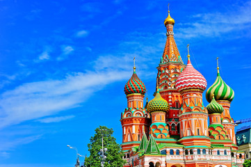 Fototapeta na wymiar View of St. Basil's cathedral on the Red Square in summer in Moscow, Russia.