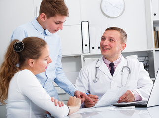 Obraz premium Consultation with doctor