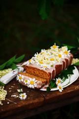 vegan elderflower honey lemon drizzle cake.