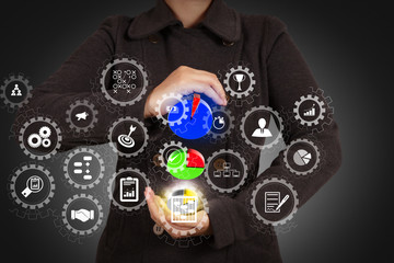 businesswoman  shows virtual pie chart