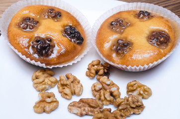 Shortbread cookies with walnuts and honey.