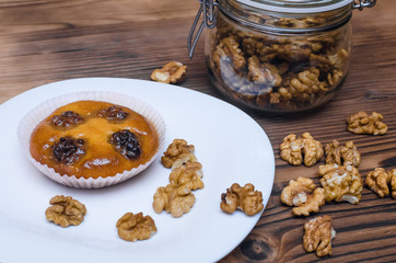 Shortbread cookies with walnuts and honey.