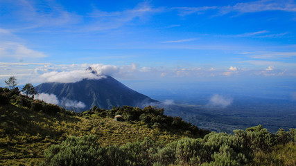 Fototapeta na wymiar indonesia mountain