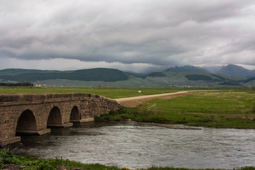 Fototapeta na wymiar old stone bridge in javakheti