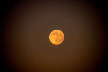 Moon in Night Sky © underworld